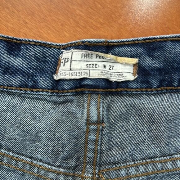 FP Free People Womens Jean Shorts Button Fly Distressed Raw Hem Blue Denim Sz 27 - Picture 5 of 8